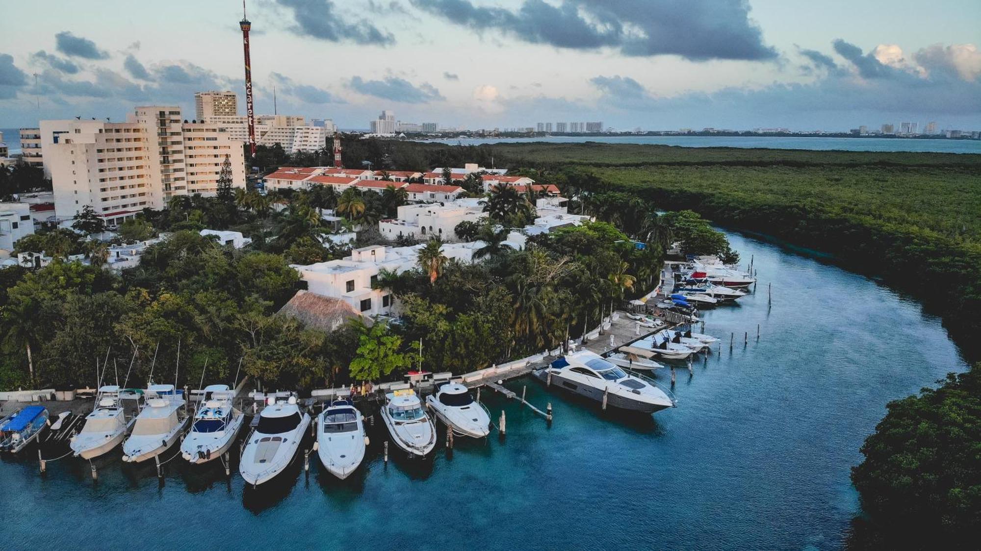 Sotavento Hotel&Yacht Club Cancún Buitenkant foto